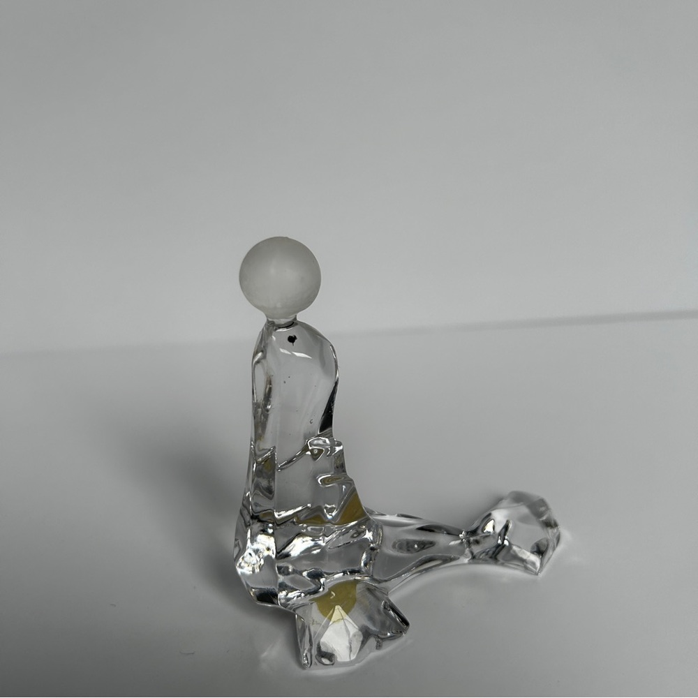Clear 24% Lead Crystal Seal Figurine with Frosted Ball Kristallcolor Italy